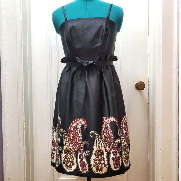 Kensie Dress in Paisley - Picture 1 of 6